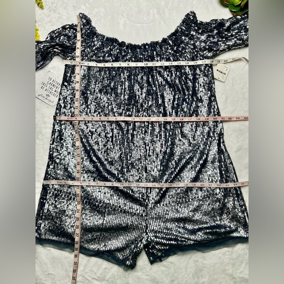 Free People Emilia Sequin Off Shoulder Romper in Gunmetal Silver NWT Small - Picture 12 of 16